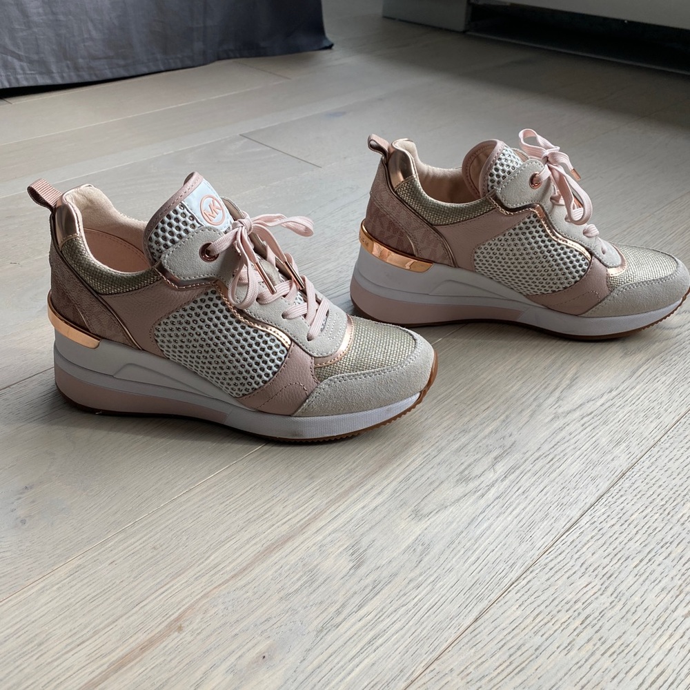 Michael Kors wedge sneaker. Size 7. Rose gold - Picture 3 of 7